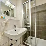 Apartment 608, Seepark *