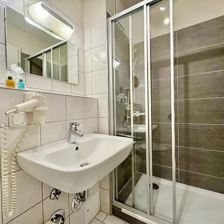 Apartment 608, Seepark *