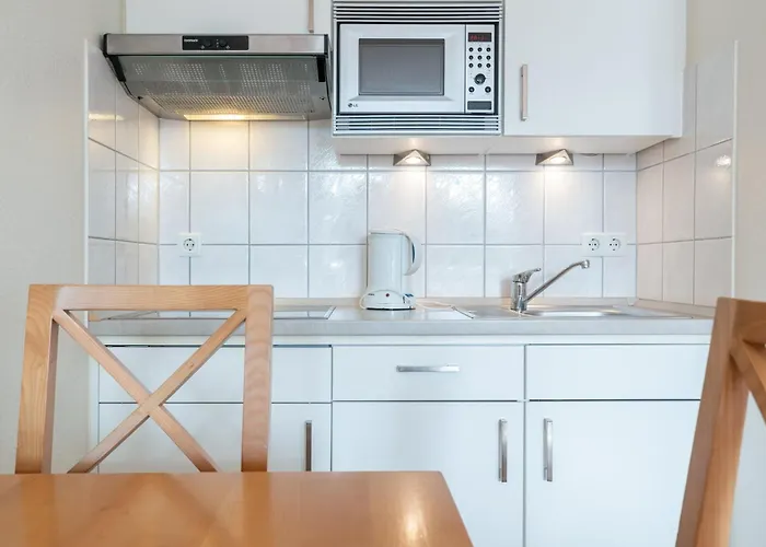 608, Seepark Apartment *